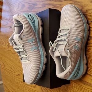 NIB UA W charged Gemini 2020 shoes